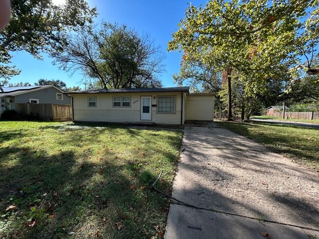 4605 S Glenn St in Wichita, KS - Building Photo - Building Photo