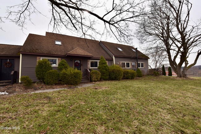 467 Co Rd 75 in Mechanicville, NY - Building Photo - Building Photo