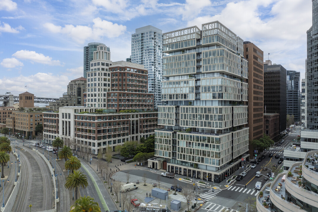 One Steuart Lane in San Francisco, CA - Building Photo