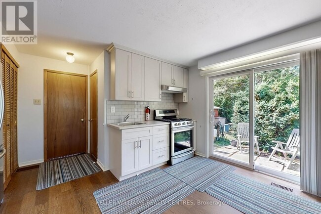 property at 252 Elgin Mills Rd W