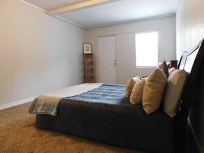 731 W Walnut St in Stephenville, TX - Building Photo - Building Photo