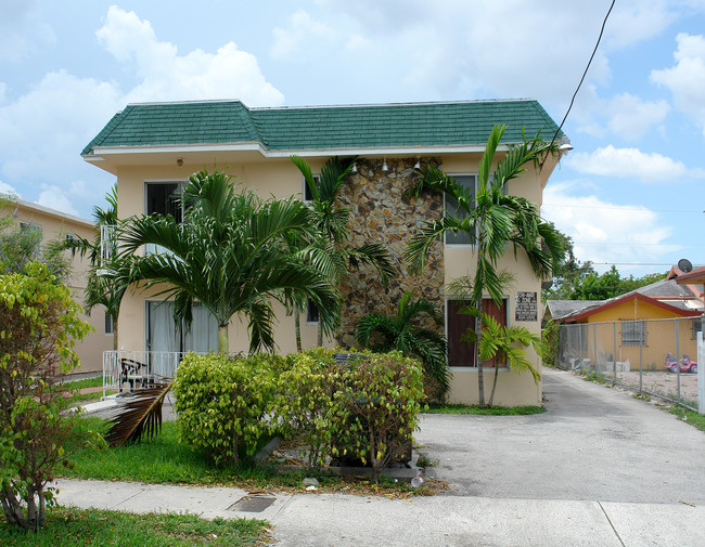 1054 NW 5th St in Miami, FL - Building Photo - Building Photo