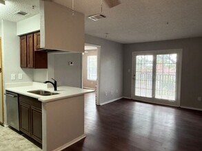 208 Afton Square in Altamonte Springs, FL - Foto de edificio - Building Photo