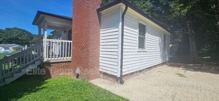 214 W Church St in Stanley, NC - Building Photo - Building Photo