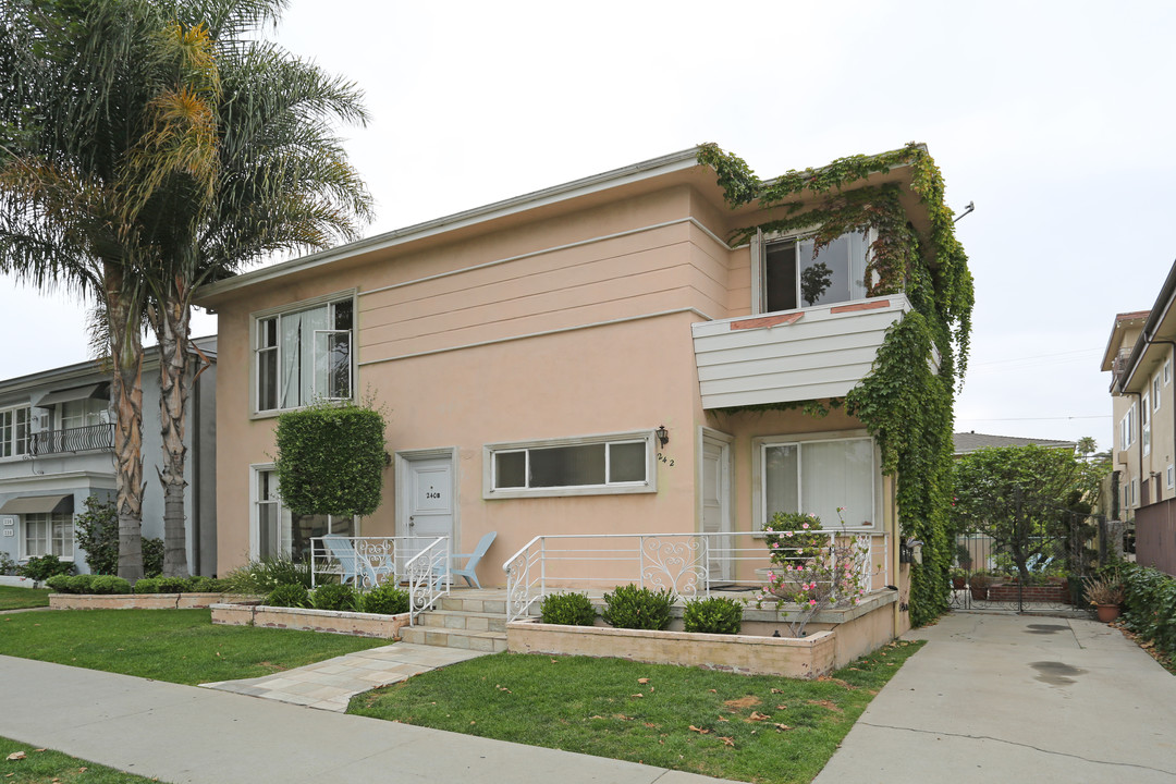 240 S Rexford Dr in Beverly Hills, CA - Building Photo