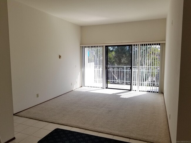 8328 Regents Rd in San Diego, CA - Building Photo - Building Photo
