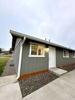 919 NW Ewen St in Prineville, OR - Building Photo