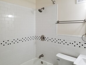 1405 Taylor Ave, Unit 2 in Parkville, MD - Building Photo - Building Photo
