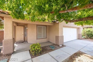 8009 Radigan Ave in Las Vegas, NV - Building Photo