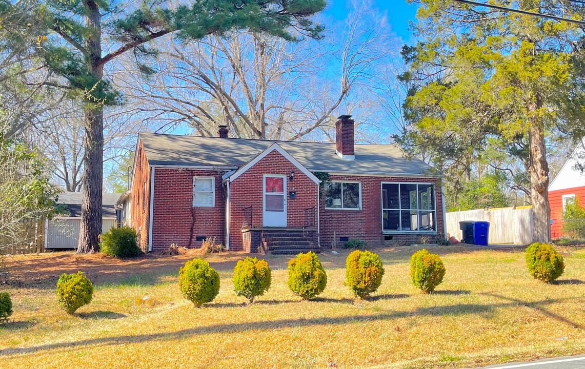 115 Estes Dr in Carrboro, NC - Building Photo