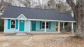 186 Georgia Ave, Unit B in Winder, GA - Building Photo