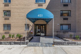 451 E 83rd St in New York, NY - Building Photo - Building Photo