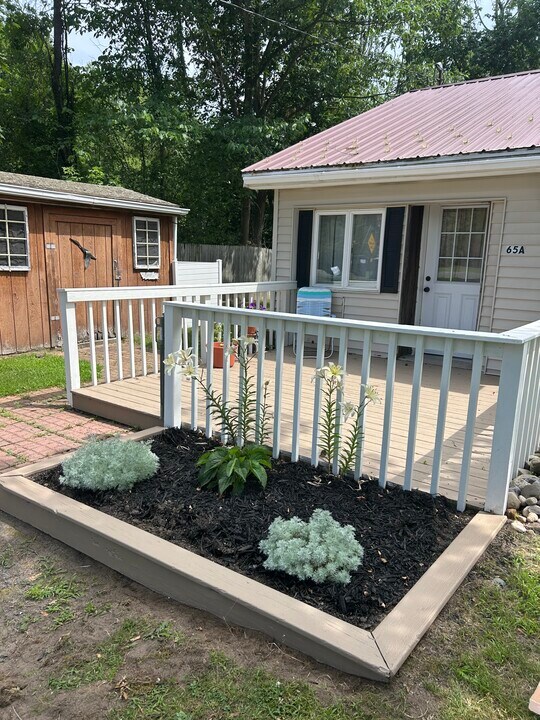 65 Ashdown Rd, Unit A in Ballston Lake, NY - Building Photo