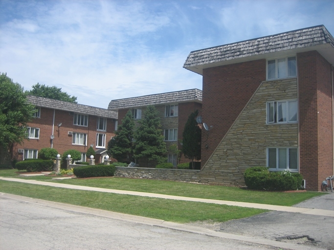 Alsip Apartments in Alsip, IL - Building Photo