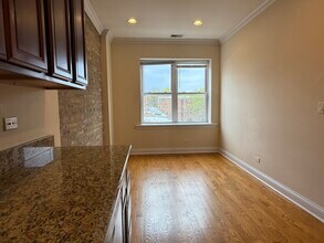 6150 N Ravenswood Ave, Unit 4 in Chicago, IL - Building Photo - Building Photo