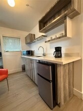 8320 Harding Ave in Miami Beach, FL - Building Photo - Building Photo