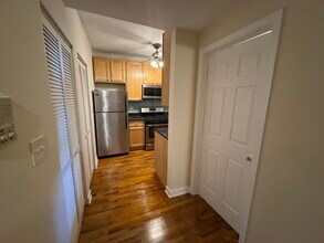 2257 W Rosemont Ave, Unit 1 in Chicago, IL - Foto de edificio - Building Photo