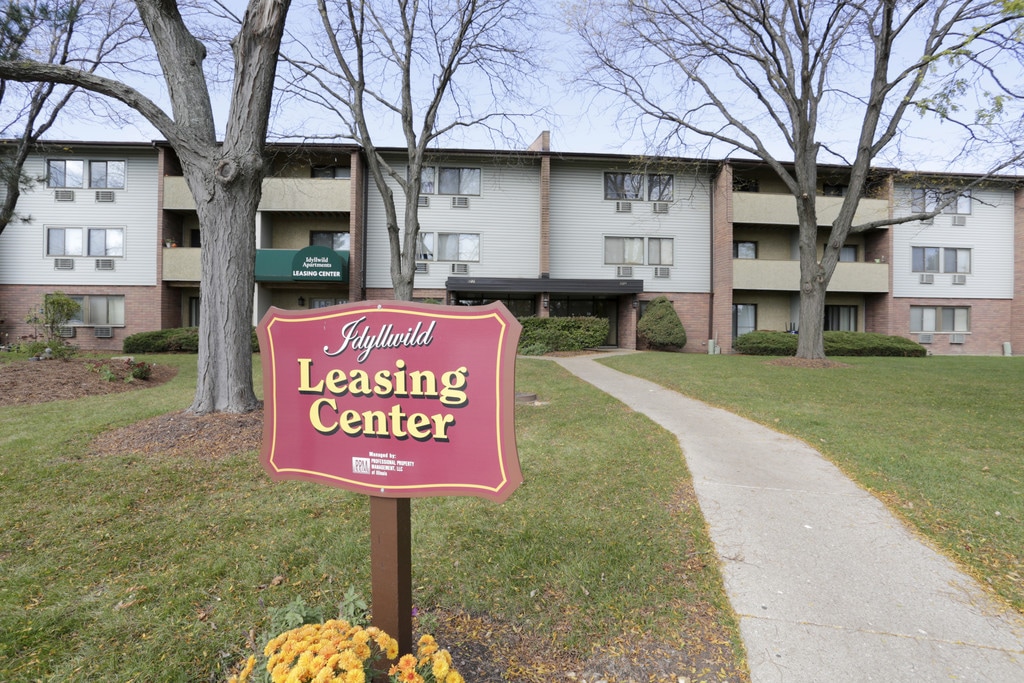 Idyllwild Apartments Darien, IL Apartments