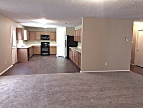 12104 Worchester Dr in Crowley, TX - Building Photo - Building Photo
