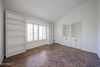 8308 E Vista De Valle in Scottsdale, AZ - Building Photo - Building Photo