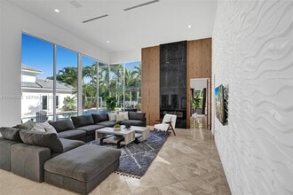 11400 NW 7th St in Plantation, FL - Building Photo - Building Photo