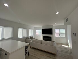 221 36th Pl, Unit M.B.ModernSeaView in Manhattan Beach, CA - Building Photo