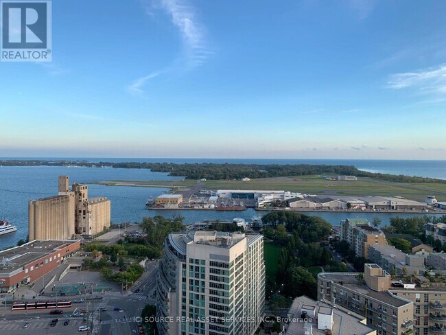 600 Fleet St in Toronto, ON - Building Photo - Building Photo