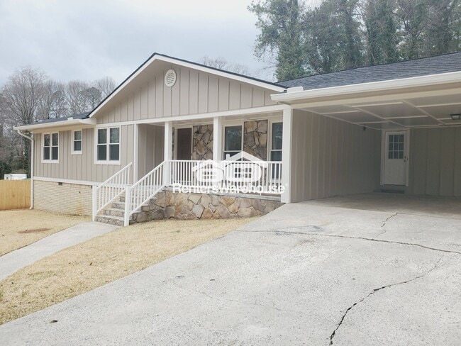 3910 Lisas Dr in Marietta, GA - Foto de edificio - Building Photo