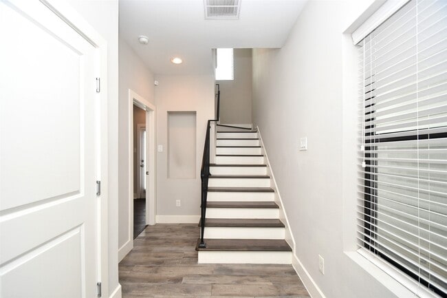 1146 Wycliffe Dr in Houston, TX - Building Photo - Building Photo