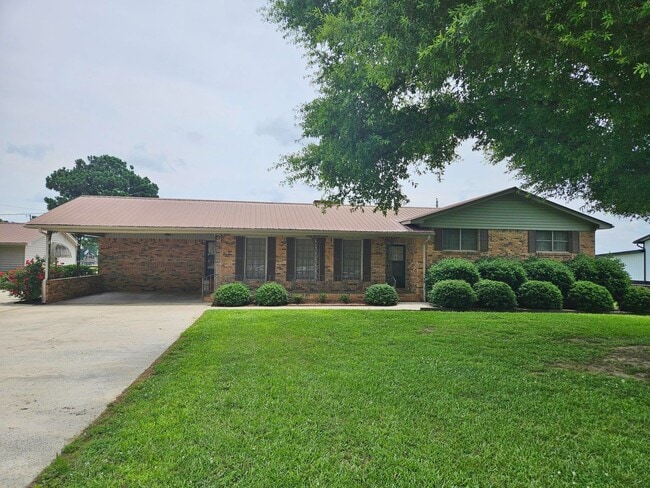 property at 725 County Rd 606