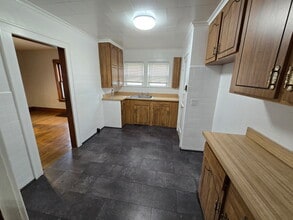 2460 Willow Ave in Niagara Falls, NY - Building Photo - Building Photo