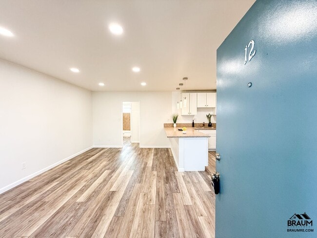 5611 Fulcher Ave in Los Angeles, CA - Building Photo - Building Photo