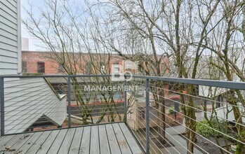 720 NW Naito Pkwy in Portland, OR - Building Photo - Building Photo