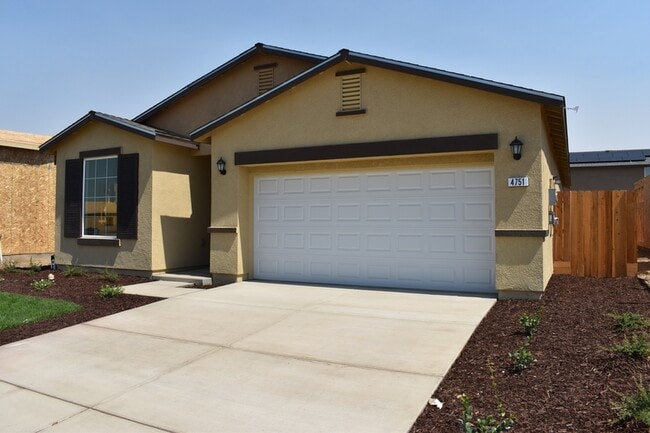 4751 Irma Dr in Merced, CA - Building Photo - Building Photo