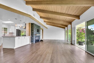 5827 La Jolla Mesa Dr in San Diego, CA - Building Photo - Building Photo