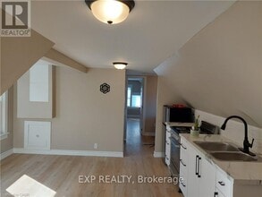 148 Gibson Ave in Hamilton, ON - Building Photo - Building Photo