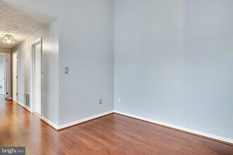 700 Orchard Overlook, Unit 301 in Odenton, MD - Foto de edificio - Building Photo