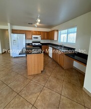 1106 W Vuelta Las Verdolagas in Sahuarita, AZ - Building Photo - Building Photo