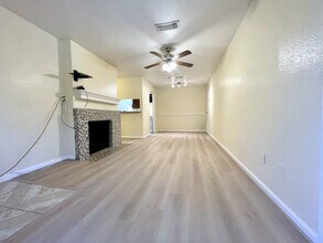 752 Memorial Mews St in Houston, TX - Building Photo - Building Photo