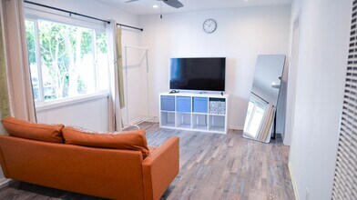 150 Avenida Serra in San Clemente, CA - Building Photo - Building Photo