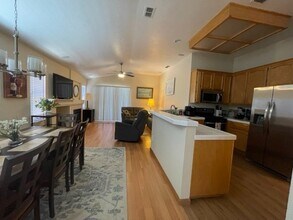 8851 Silverberry Ave in Elk Grove, CA - Building Photo - Building Photo