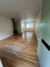 2363 SE 45th Ave in Portland, OR - Building Photo - Building Photo