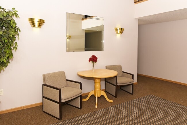 Pinewood Estates in Zimmerman, MN - Foto de edificio - Building Photo
