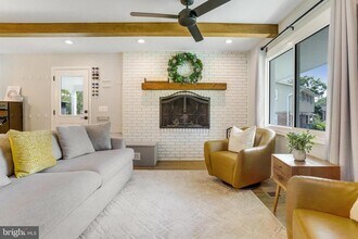 5101 Redwing Dr in Alexandria, VA - Building Photo - Building Photo