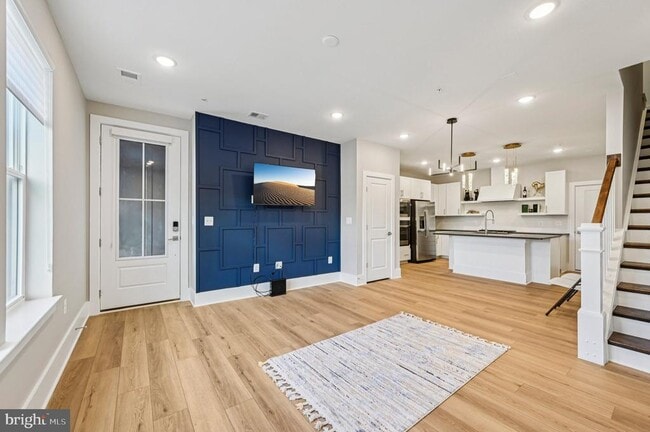 2506 W Peninsula Dr