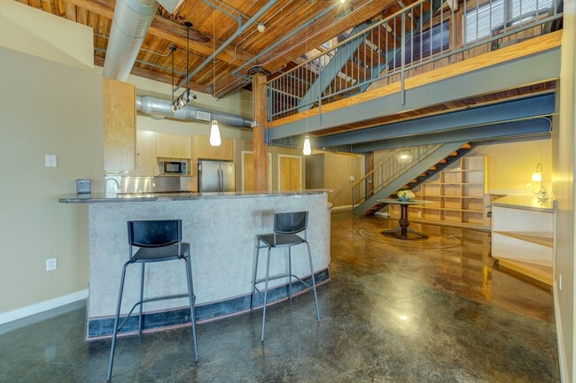 property at 703 N 13th St