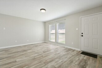 348 Gerrie Ct in Avondale, LA - Building Photo - Building Photo