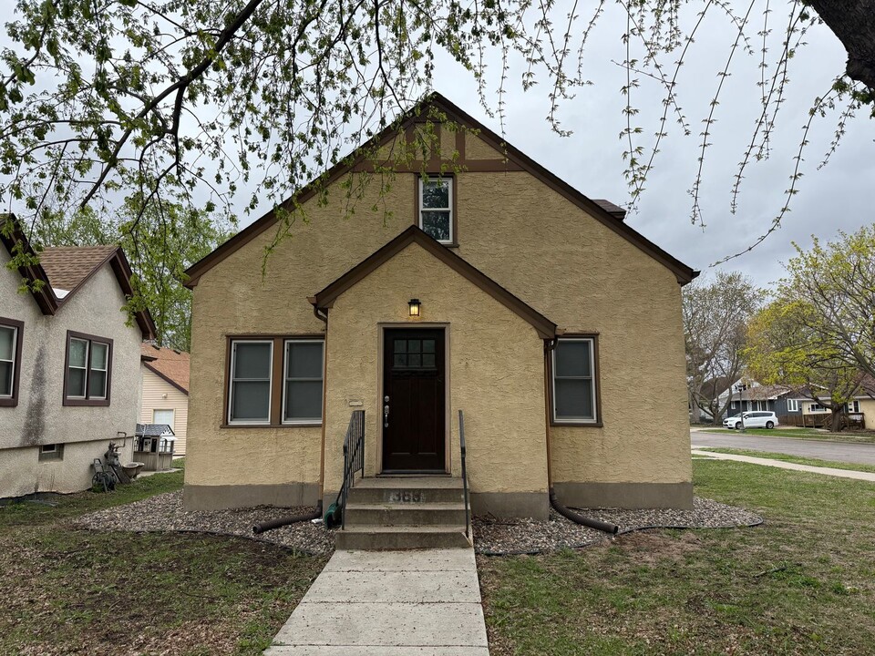1368 Pleasant Ave in St. Paul, MN - Building Photo