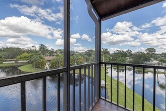 5565 Ashton Lake Dr in Sarasota, FL - Foto de edificio - Building Photo