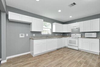 7429 Springdale St in Houston, TX - Building Photo - Building Photo